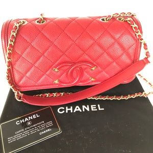 Like new ! Chanel Filigree Medium Flap Caviar